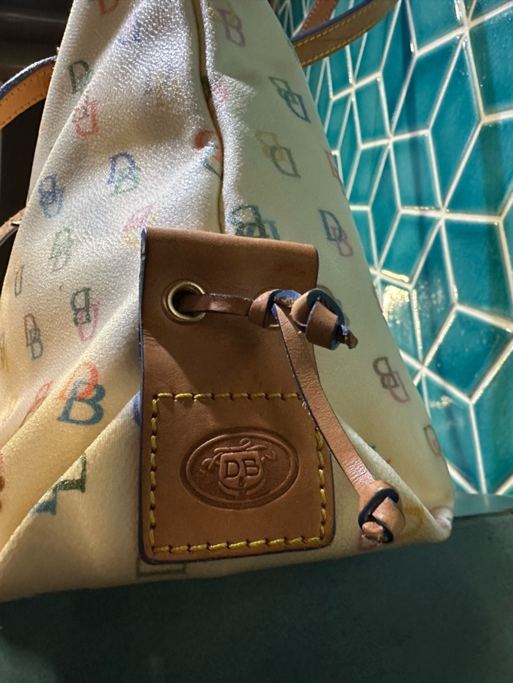 Dooney & Bourke Cream Multicolor DB Logo Tote with Matching Pouch - Picture 6 of 12